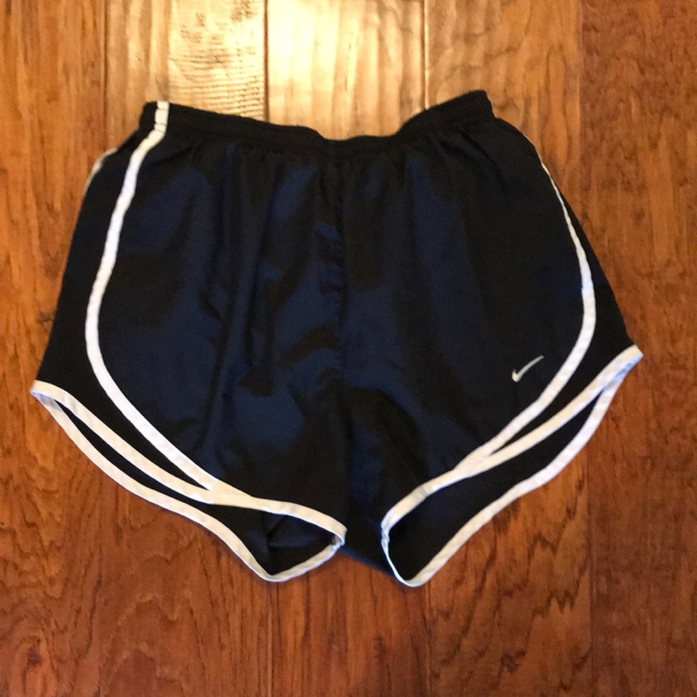 Black nike short small